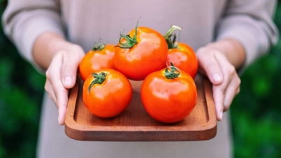 Loại nước ép trái cây nào cung cấp nhiều vitamin C nhất và có thể dùng không giới hạn hằng ngày?