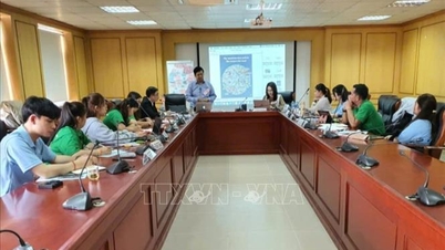 Troca de experiências e aprimoramento das habilidades em informação ambiental para jornalistas laosianos.