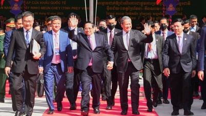 Премьер-министр Вьетнама и премьер-министр Камбоджи присутствуют на открытии новой пары пограничных переходов