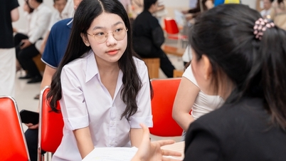 호치민시의 한 대학은 6가지 방법을 통해 학생을 모집할 계획입니다.