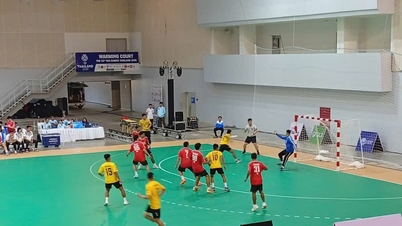 Вьетнамская сборная по гандболу одерживает драматичную победу на последней минуте стартового матча Игр Юго-Восточной Азии 33