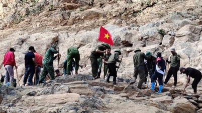 My Ly mobilized all forces to build roads and bring electricity to isolated village Cha Nga.