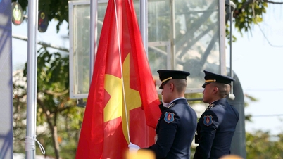 Delegasi olahraga Vietnam menghadiri upacara pengibaran bendera, siap untuk SEA Games 33
