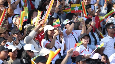 Tutkulu Myanmar taraftarları, kadın futbolu Güneydoğu Asya Oyunları'nın 'sıcak' atmosferi