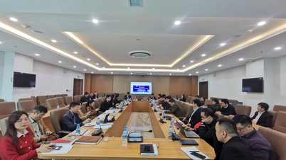 Le département provincial de la construction de Cao Bang a répondu activement au concours en ligne visant à promouvoir les réformes administratives en 2025.