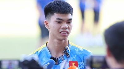 Les joueurs vietnamiens de moins de 22 ans étudient à l'université le matin et s'entraînent pour les Jeux d'Asie du Sud-Est l'après-midi.