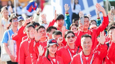 Cerimônia de hasteamento da bandeira da Delegação Esportiva do Vietnã nos 33º Jogos do Sudeste Asiático.