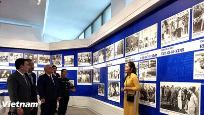 ສະ​ແດງ​ວັດ​ຖຸ​ບູ​ຮານ 300 ອັນ​ກ່ຽວ​ກັບ​ບັນ​ດາ​ການ​ເຄື່ອນ​ໄຫວ​ຂອງ​ລຸງ​ໂຮ່​ຢູ່​ບ້ານ​ເກີດ​ຂອງ​ການ​ປະ​ຕິ​ວັດ​ເດືອນ​ຕຸ​ລາ