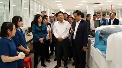 Viceprim-ministrul Le Thanh Long a inspectat proiectele Spitalului Bach Mai și Spitalului Viet Duc 2.