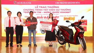 Pobočka Agribank Khanh Hoa uděluje spořicí program „Vyšlete důvěru - Oslavte státní den“