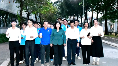 Lanzamiento de la carrera comunitaria Uprace 2025 en la Academia de Oficiales de la Ciudad de Ho Chi Minh