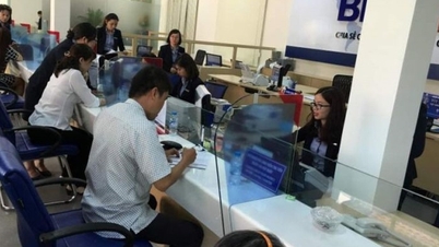 ហេតុអ្វីបានជាអត្រាការប្រាក់សន្សំតាមអ៊ីនធឺណិតតែងតែខ្ពស់ជាងនៅបញ្ជរ?