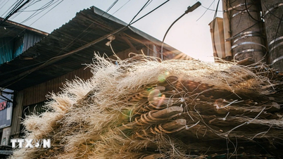 Tak więc makaron wiejski - esencja bulw manioku, tożsamość rąk rzemieślników