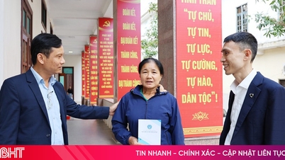 স্বাস্থ্য বীমা কার্ড থেকে ভালোবাসা ছড়িয়ে দেওয়া