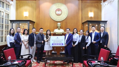 사랑 전파 – TAN A DAI THANH 그룹, 홍수 피해 지역 주민들을 위해 손잡다