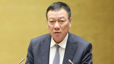 দুর্নীতির কারণে ১৮ জন নেতা ও ডেপুটিকে বরখাস্ত করা হয়েছে।