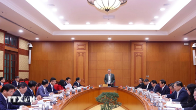 Kesimpulan Jawatankuasa Pusat Parti mengenai pembetulan kaedah kerja dan peningkatan keberkesanan sistem politik.