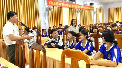 Communication on child protection on the Internet in Thoi Son ward