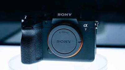 Prix ​​de l'appareil photo Sony Alpha 7V : 69 990 000 VND
