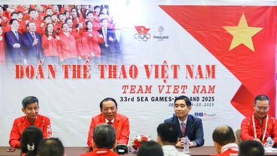 Minister Nguyen Van Hung bezoekt de Vietnamese sportdelegatie op de Zuidoost-Aziatische Spelen