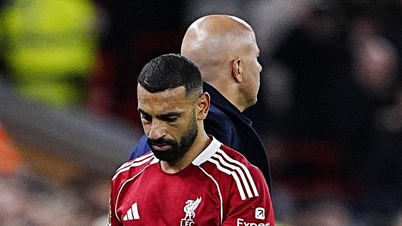 „Občanská válka“ v Liverpoolu: Arne Slot tvrdě trestá Salaha