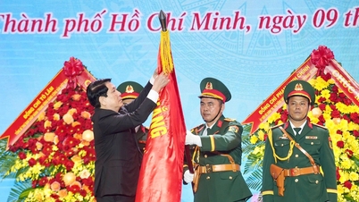 The President awarded the title of Hero of the People's Armed Forces to Military Region 7.