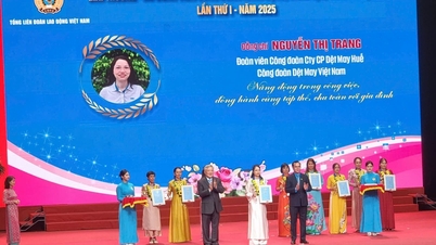 សមាជិក​សហជីព​ស្ត្រី​នៃ​សហជីព​វាយនភណ្ឌ និង​កាត់ដេរ មាន​ភាពស្វាហាប់ ច្នៃប្រឌិត និង​ទទួលខុសត្រូវ។