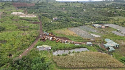 Debat tentang proyek di komune ini, pemukiman kembali di komune lain