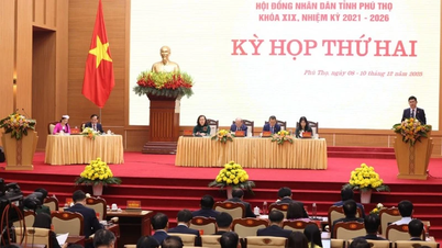 Många heta frågor ifrågasattes vid det andra mötet i folkrådet i Phu Tho-provinsen.