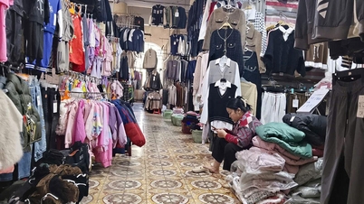 Pasar tradisional yang tenang di distrik 2 Ha Giang