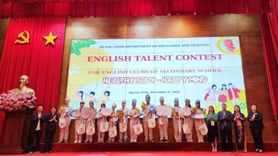Les écoles secondaires de Trong Diem et de Hoa Lac ont remporté le premier prix du concours de clubs d'anglais pour les élèves du secondaire.