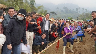 地方自治体は、少数民族の伝統的な文化的アイデンティティの修復と保存を推進しています。