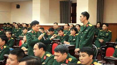 Director of the General Department of Logistics and Engineering holds democratic dialogue with soldiers
