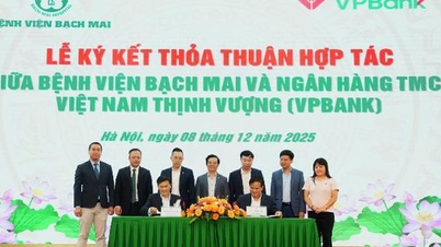 VPBank bekerja sama dengan Rumah Sakit Bach Mai untuk meningkatkan kualitas layanan kesehatan dan jaminan sosial