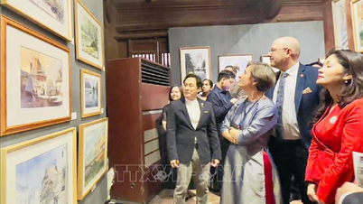 Vivencie o intercâmbio cultural entre o Vietnã e a Polônia.