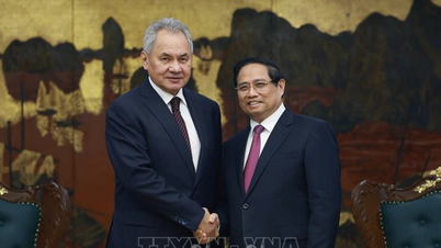 Le Premier ministre Pham Minh Chinh reçoit le secrétaire du Conseil de sécurité de la Fédération de Russie.