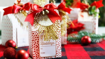 Pourquoi la coutume d'offrir des cadeaux de Noël est-elle apparue et s'est-elle répandue dans le monde entier ?