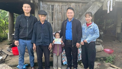 Le « Fonds pour élever des enfants » aide les élèves pauvres