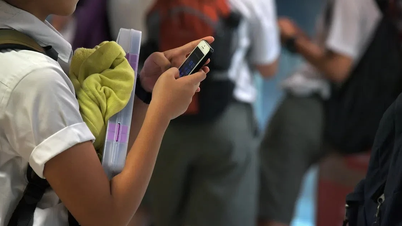 Singaporianska föräldrar stöder telefonförbud