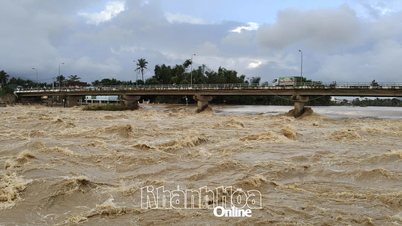 Kraftigt regn, varningar för översvämningar och lokala översvämningar i många områden.