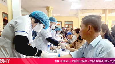 מחוז הא טין ארגן בדיקה בריאותית תקופתית לכמעט 1,200 פקידים.