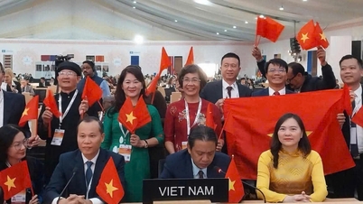 صوبائی پیپلز کمیٹی کے مستقل وائس چیئرمین مائی سون: بہت خوشی ہوئی اور فخر ہے کہ ڈونگ ہو لوک پینٹنگ کرافٹ - ہمارے وطن کا منفرد ورثہ - کو بین الاقوامی سطح پر تسلیم کیا گیا ہے۔