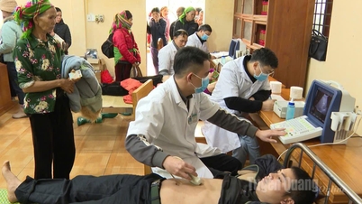 Více než 280 000 lidí v Tuyen Quangu absolvovalo bezplatné lékařské vyšetření a ošetření.