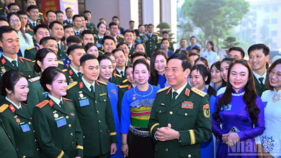 Οι νέοι στρατιώτες πρέπει να γίνουν ακλόνητοι «ψηφιακοί πολεμιστές» απέναντι σε όλες τις δυσκολίες και τους κινδύνους.