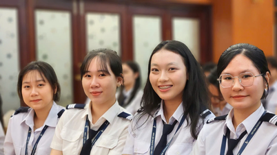 ການ​ແກ້​ໄຂ​ສິ່ງ​ທ້າ​ທາຍ​ຂອງ​ພະ​ນັກ​ງານ​ການ​ບິນ​ໃນ​ທົ່ວ​ໂລກ​: ການ​ແກ້​ໄຂ​ຈາກ​ການ​ສຶກ​ສາ​ຊັ້ນ​ສູງ​.