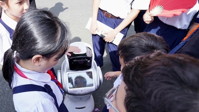 Ho Chi Minh-stadens utbildningsdepartement: Ta itu med problemet med att sätta press på elever och lärare gällande betyg.