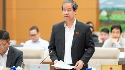 Bakan Nguyen Kim Son, lise mezuniyet sınavı ve yeni ders kitapları hakkında açıklamalarda bulundu.