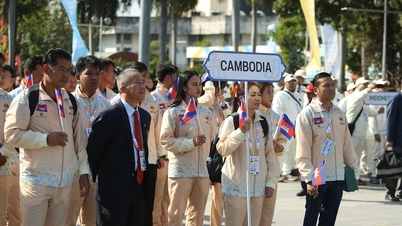 Министр Таиланда высказался по поводу отказа Камбоджи от участия в Играх Юго-Восточной Азии 2003 года: «Они имеют право, нас это не касается».