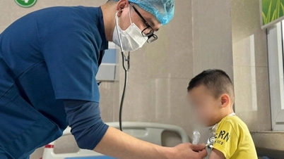 កុមារអាយុ 3 ឆ្នាំម្នាក់ដែលផឹកប្រេងកាតដោយចៃដន្យត្រូវបានជួយសង្គ្រោះបន្ទាប់ពីរយៈពេល 6 ខែនៅក្នុងមន្ទីរពេទ្យ។