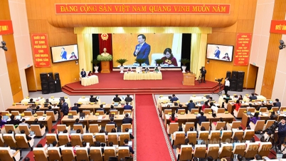 Đại biểu tập trung chất vấn và trả lời chất vấn nhiều vấn đề cử tri quan tâm